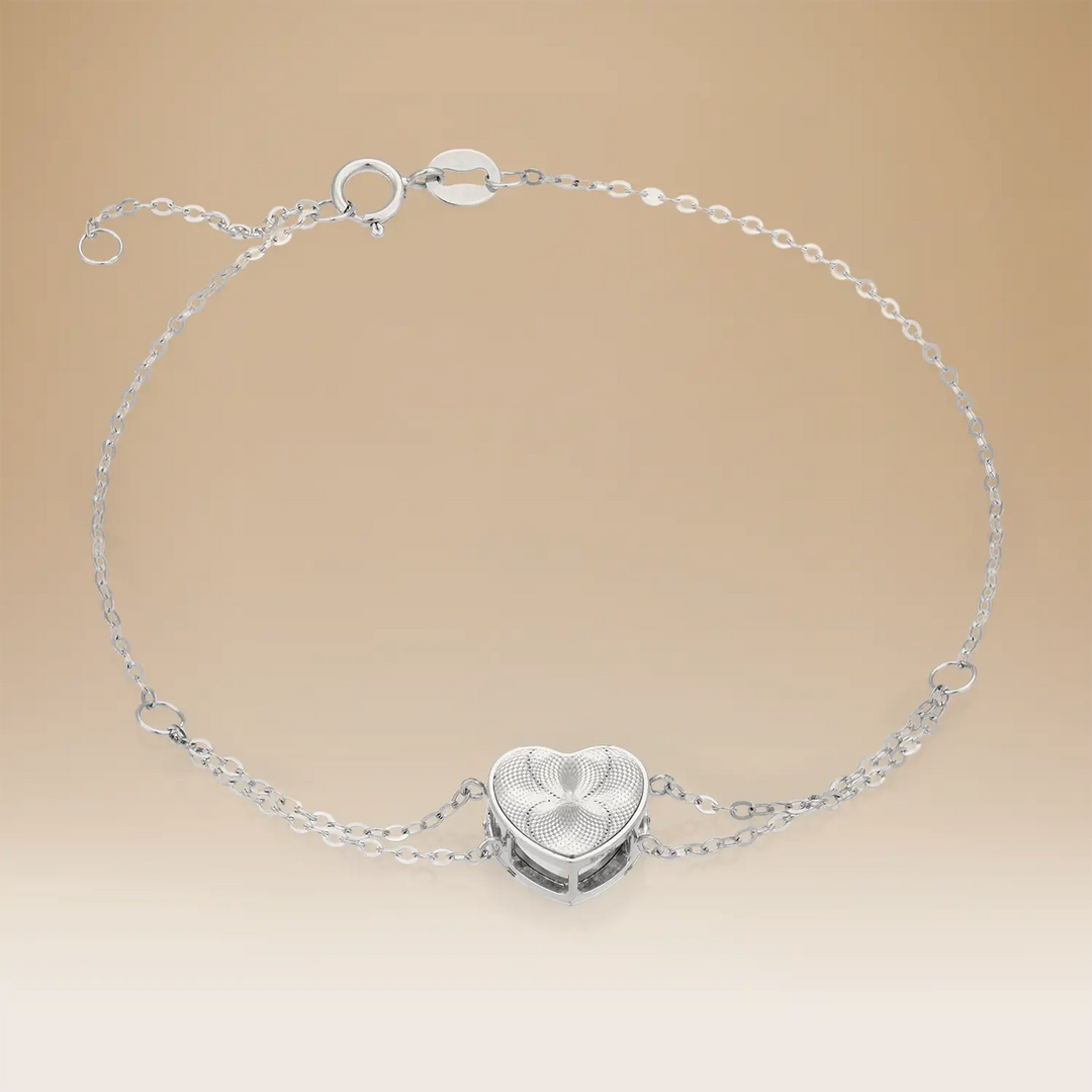 Elegant Omnia Heart Bracelet in 18K White Gold with Diamond Accent