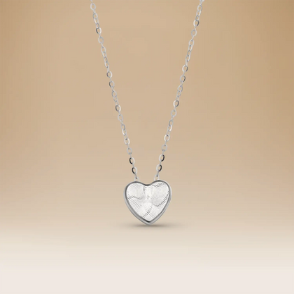 قلادة أومنيا هارت أور بتصميم من الذهب عيار 18 وماسة