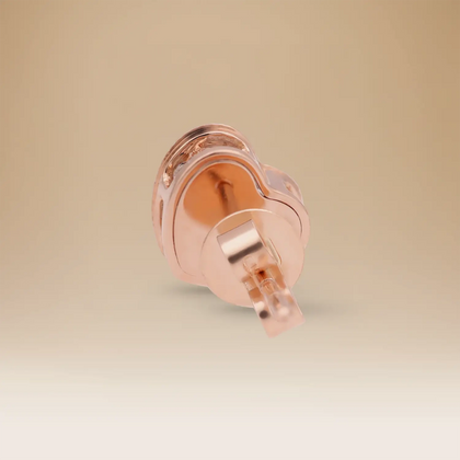 أقراط أومنيا سيجنيتشر القلبية من الذهب الوردي عيار 18 مع الألماس