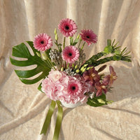 ترتيب زهور جنة وردية فاخرة