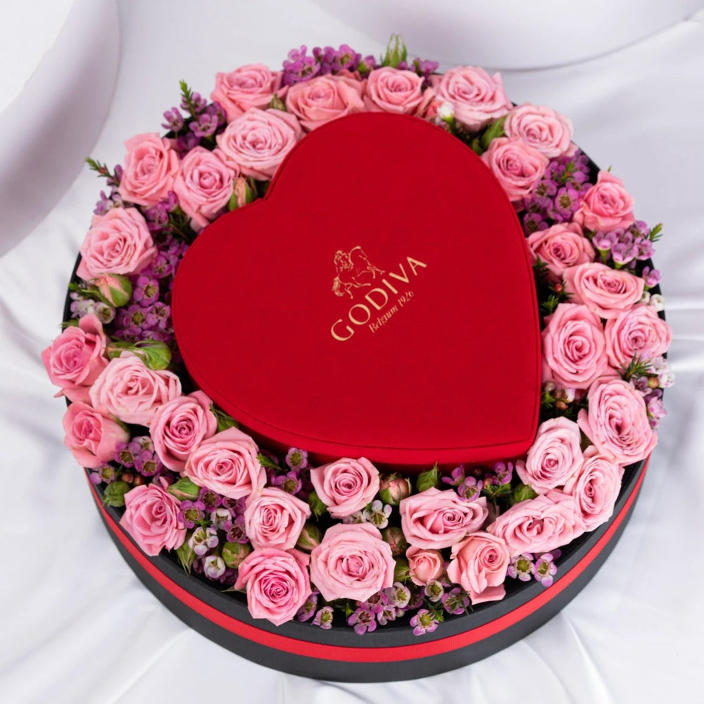مجموعة هدايا رائعة من الورود الوردية وشوكولاتة جوديفا