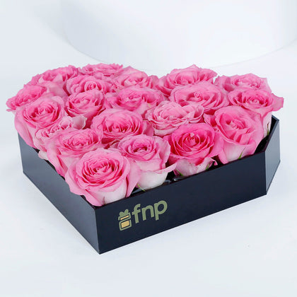 ترتيب زهور قلب وردي فاخر