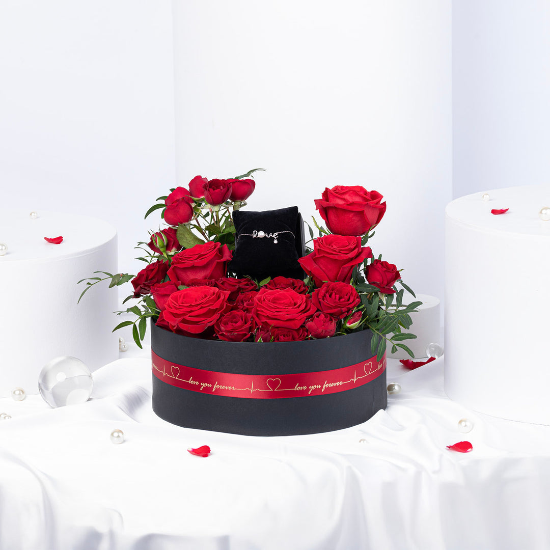 Radiance of Romance: Exquisite Rose Bouquet with Elegant Silver Love Necklace