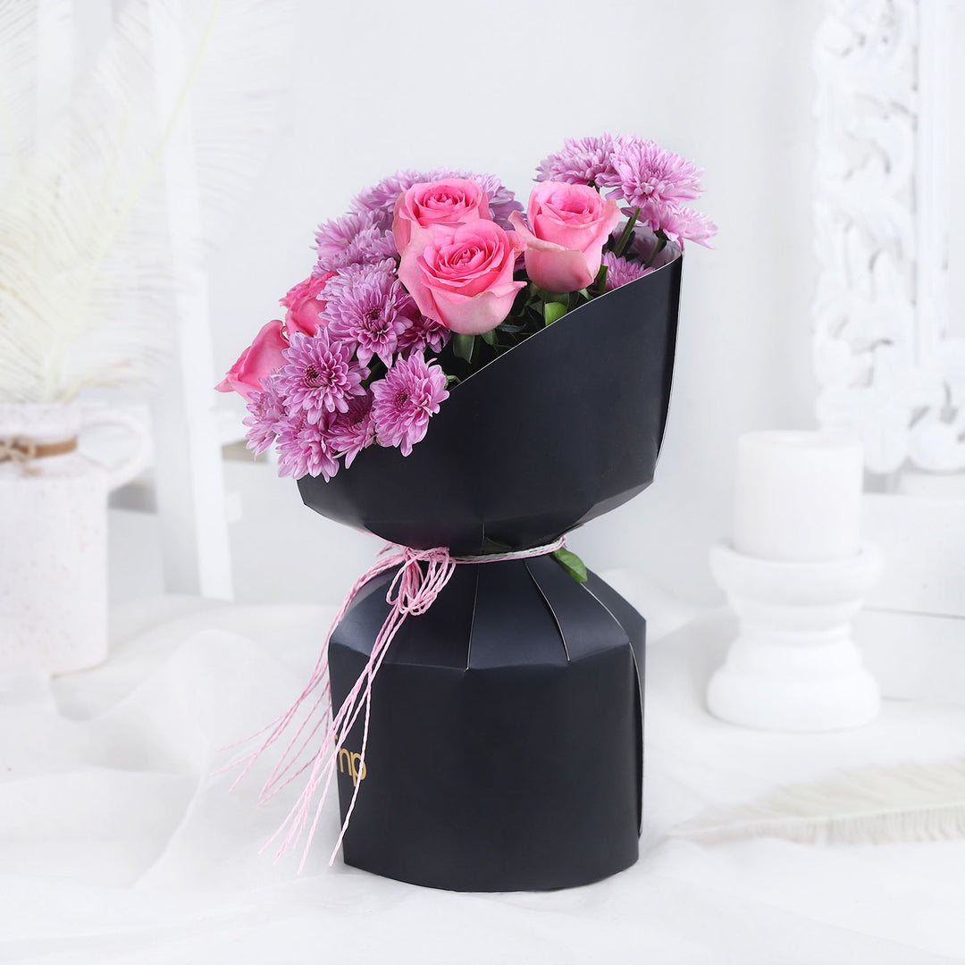 تنسيق فاخر من الورود والديزي