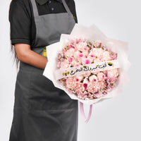 Exquisite Roseate Success Bouquet for Graduation Celebrations
