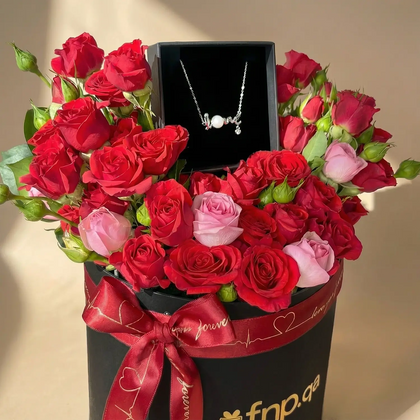 Romantic Roses & Love Necklace Gift Set