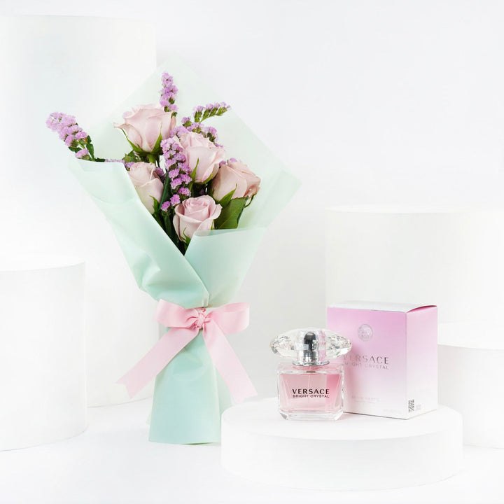 بوكيه ورد مع عطر فيرزاتشي برايت كريستال