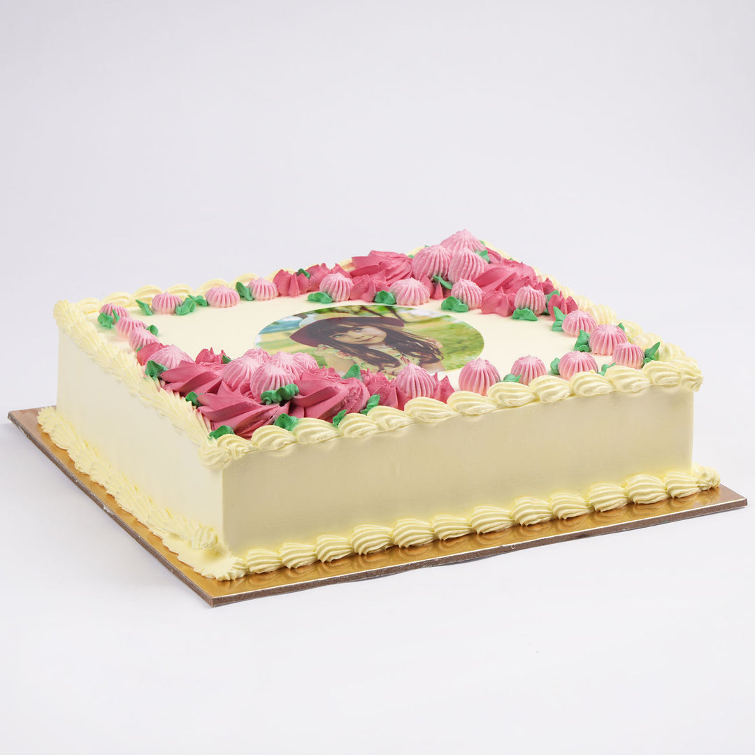 كيكة الأحلام القرمزية – صورة مخصصة