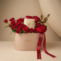 علاقة الحب القرمزية: ترتيب هدايا فاخر من الورود والذهب