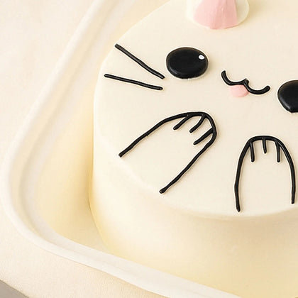 Smiling Cat Mini Cake