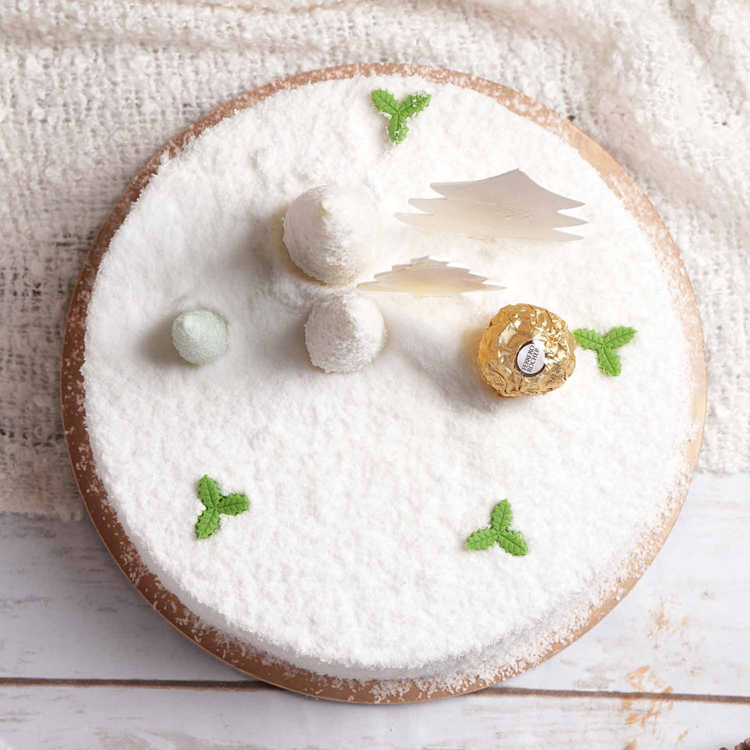 كيك عيد الميلاد بالفانيليا المغطى بالثلج - حلوى احتفالية