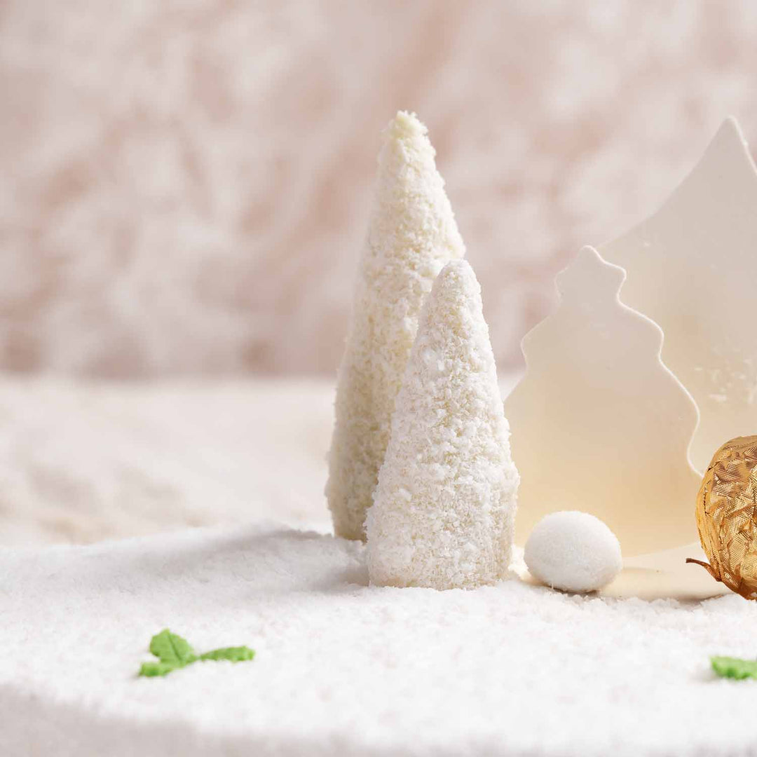 كيك عيد الميلاد بالفانيليا المغطى بالثلج - حلوى احتفالية