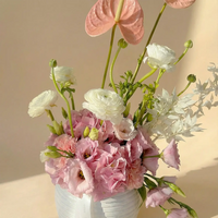 ترتيب زهور الرومانسية الناعمة الأنيق