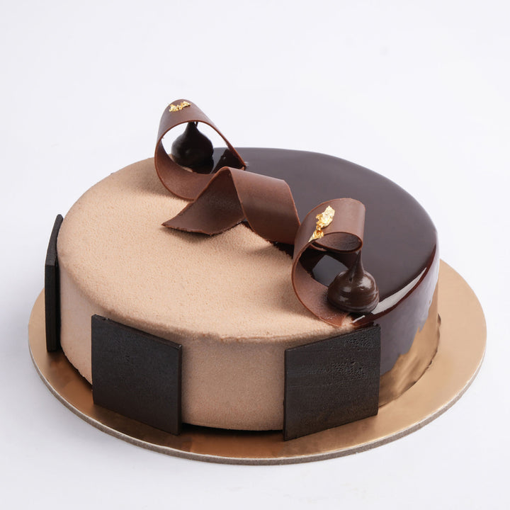 Sparkling Luxe Fudge Cake