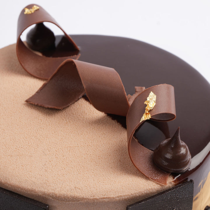 Sparkling Luxe Fudge Cake
