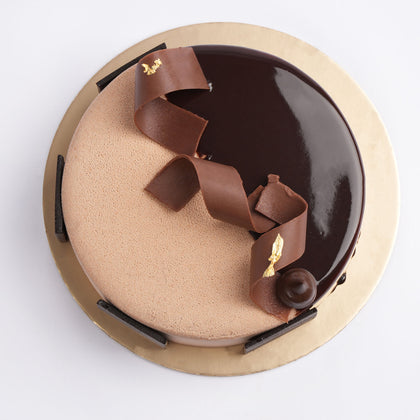 Sparkling Luxe Fudge Cake