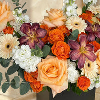 تناغم غروب الحصاد: ترتيب زهور فاخر