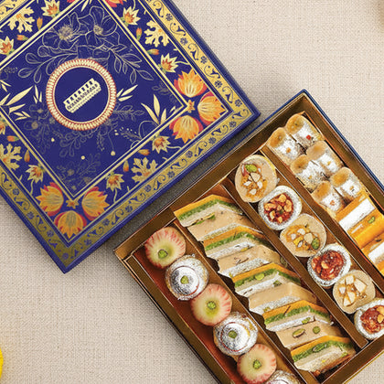 The Festive Sweets Box