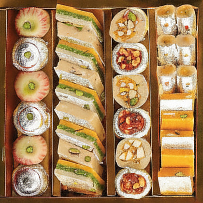 The Festive Sweets Box