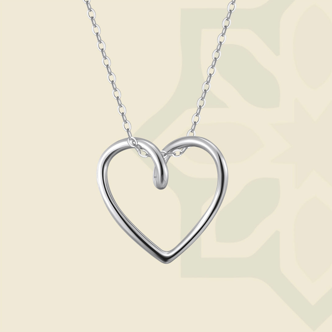 قلادة القلب الأنيقة - تعبير خالد عن الحب والأناقة