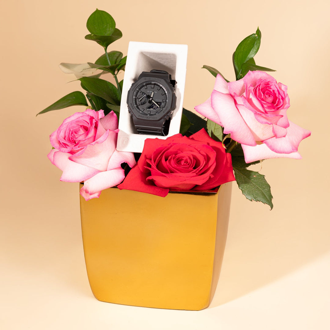 ساعة كاسيو جي-شوك للرجال بتصميم أنالوج ديجيتال مع تنسيق زهور وردية وحمراء