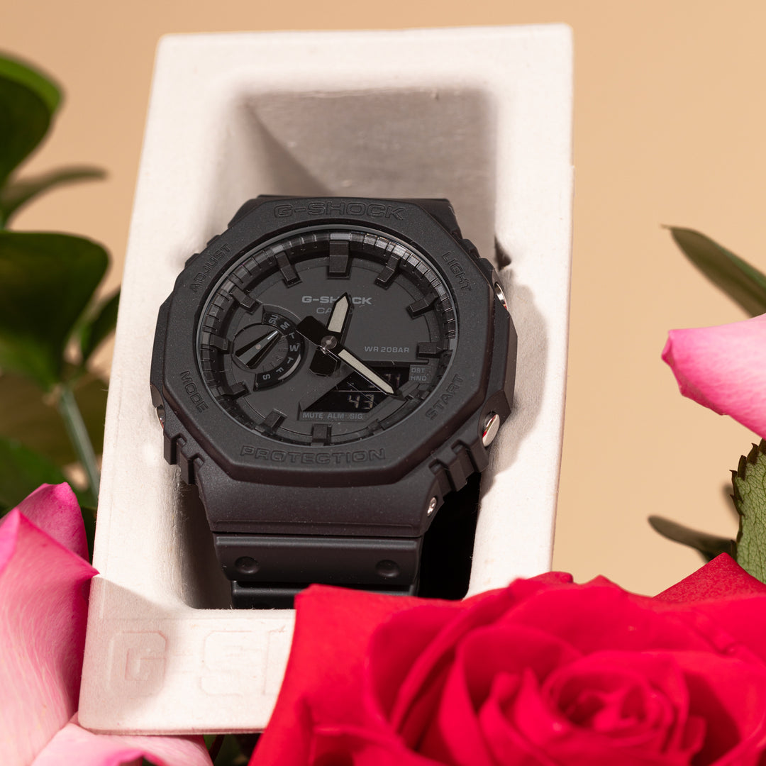 ساعة كاسيو جي-شوك للرجال بتصميم أنالوج ديجيتال مع تنسيق زهور وردية وحمراء