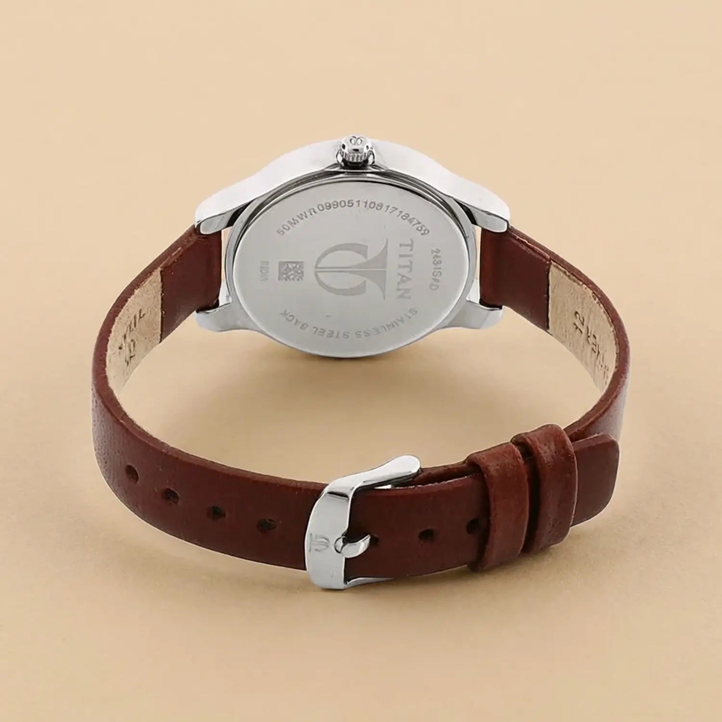 ساعة تيتان كوارتز للعمل للنساء - قرص أسود وسوار جلد بني