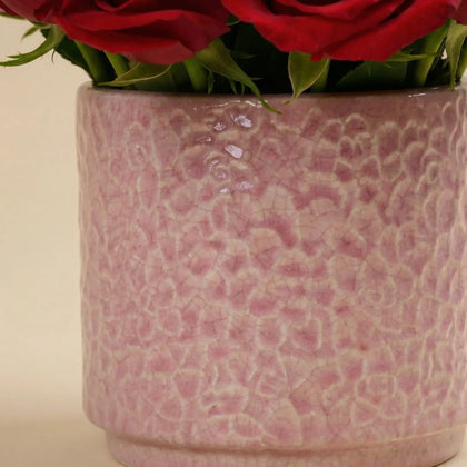 علبة حب حقيقية فاخرة بتنسيق ورد مع مزهرية سيراميك أنيقة