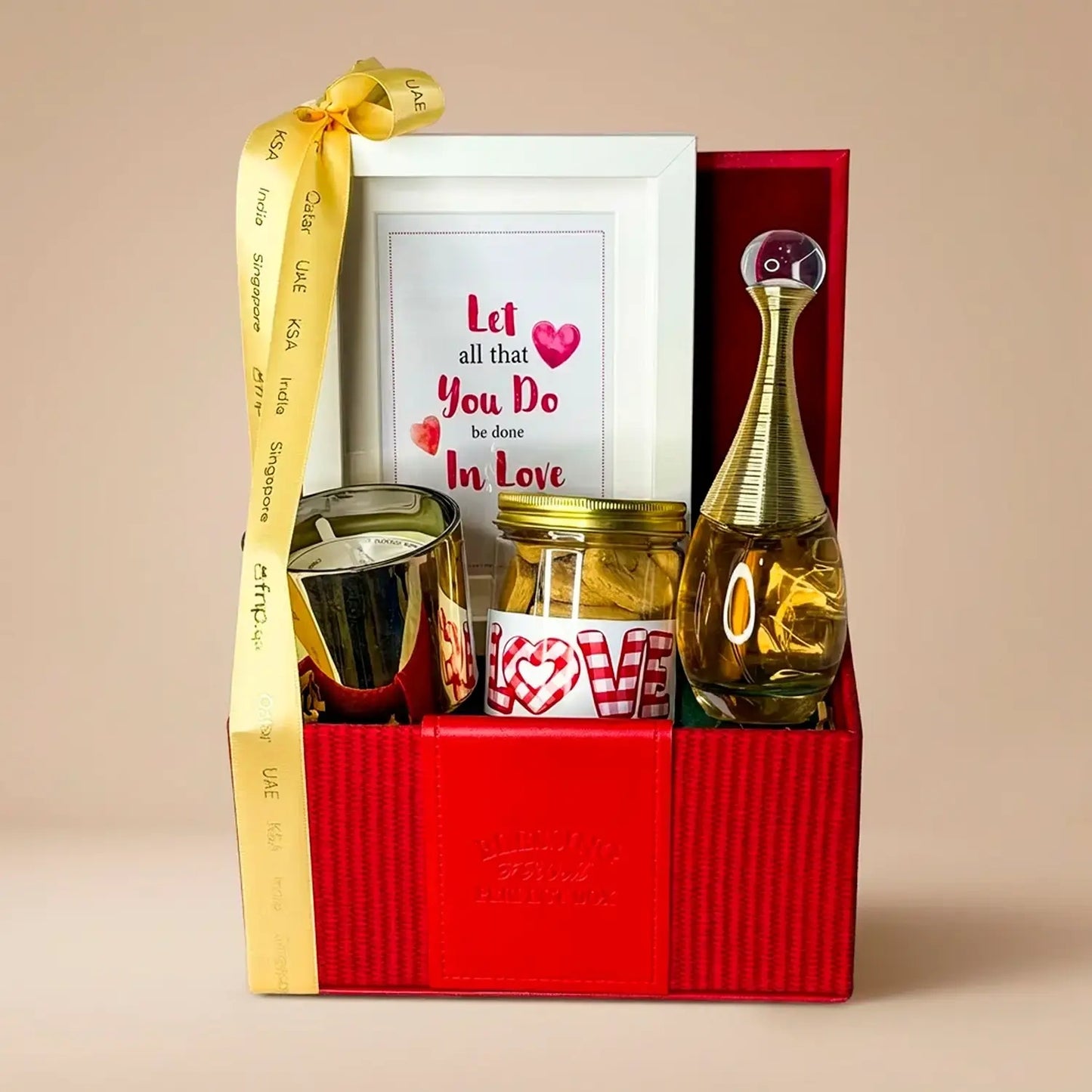 سلة هدايا عيد الحب الفاخرة مع عطر ديور