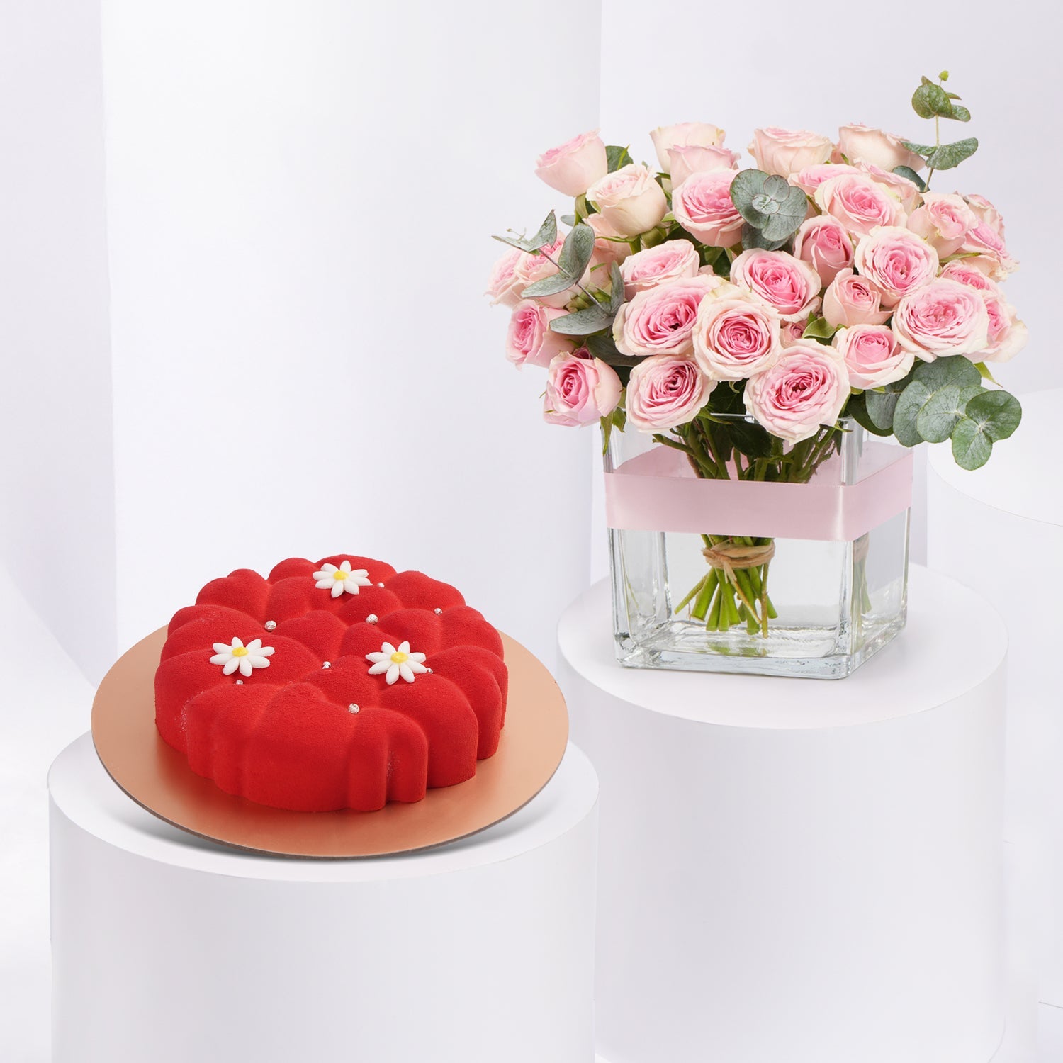 Romance Flower Arrangement | Red Velvet Cake 500gm