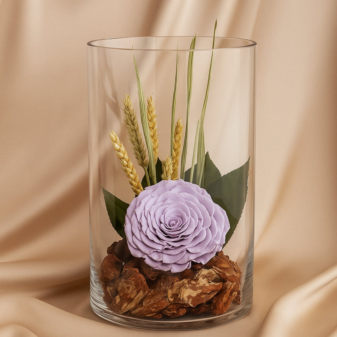 أناقة أبدية: وردة أبدية بنفسجية مع قمح في إناء زجاجي