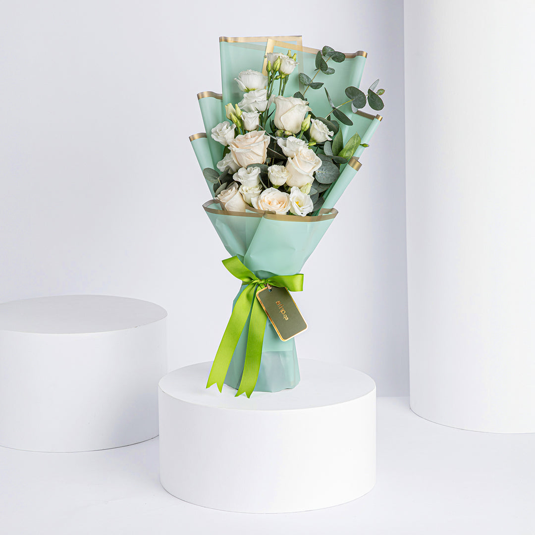 Kenooz Premium Gift Box with Elegant White Roses Bouquet
