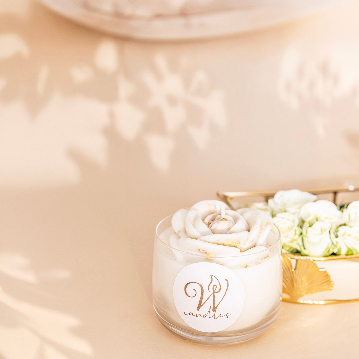 White Scented Flower Candle | Golden Tray