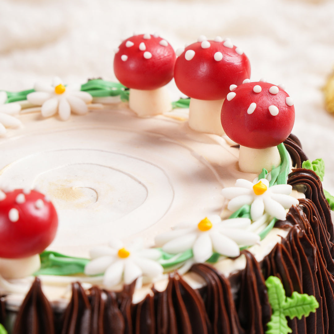 Festive 1 Kg Xmas Chocolate Cake with Decorative Mushrooms
