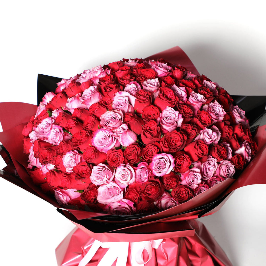 Luxurious 200 Red and Pink Roses Bouquet - Perfect Gift for Any Occasion 
