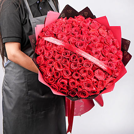 Luxurious Bouquet of 100 Red Roses – Perfect for Romantic Occasions