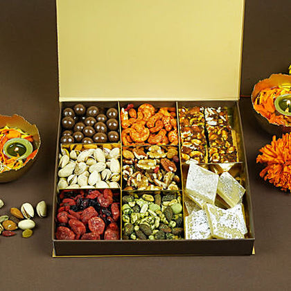 Deluxe Berries, Dry Fruits & Sweets Gift Box - 1 Kg