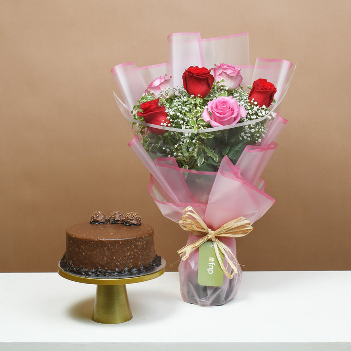 Elegant Blushing Roses Bouquet with Ferrero Rocher Chocolate Cake