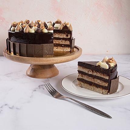 كيكة البندق بالشوكولاتة الفاخرة