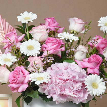 Dazzling Flowers N Photo Frame
