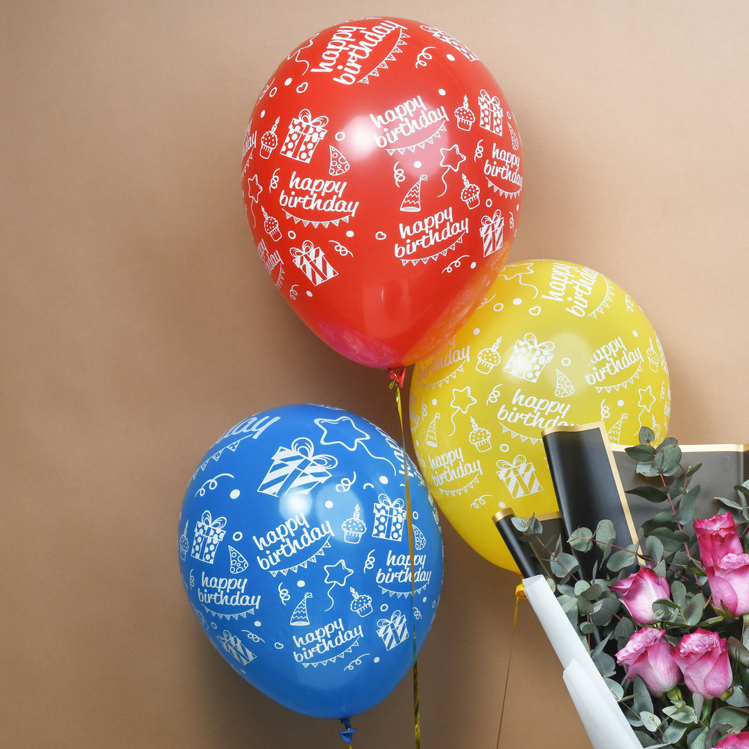 احتفل بأناقة: مجموعة هدايا الورود الأرجوانية الساحرة وكعكة الشوكولاتة الفاخرة