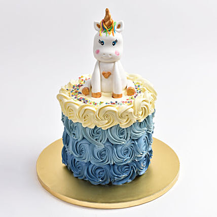 كيكة الشوكولاتة السحرية بشكل وحيد القرن