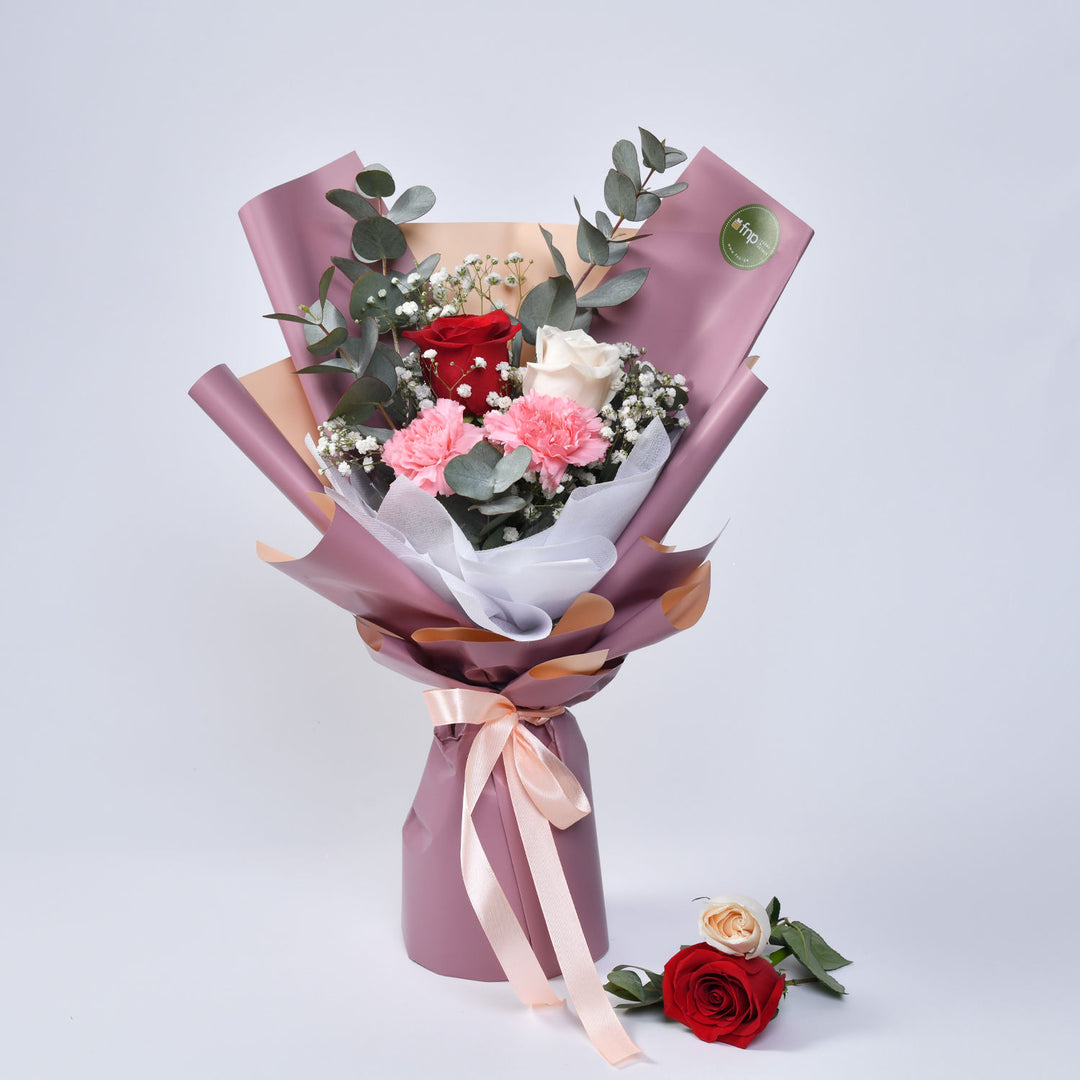 Elegant Mixed Flower Bouquet with Roses and Carnations