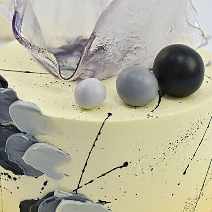 طبقة الفرح: كعكة الشوكولاتة المصممة الفاخرة