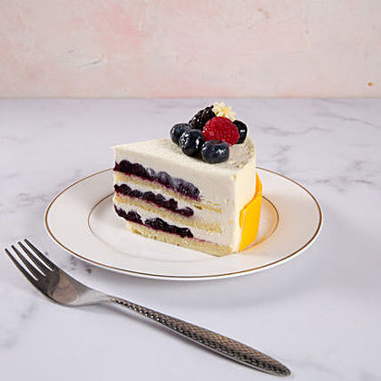 Exquisite Vanilla Berry Delight Cake - Perfect for Any Celebration